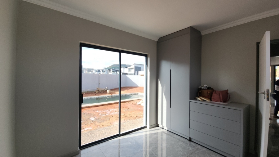 To Let 4 Bedroom Property for Rent in Melodie North West